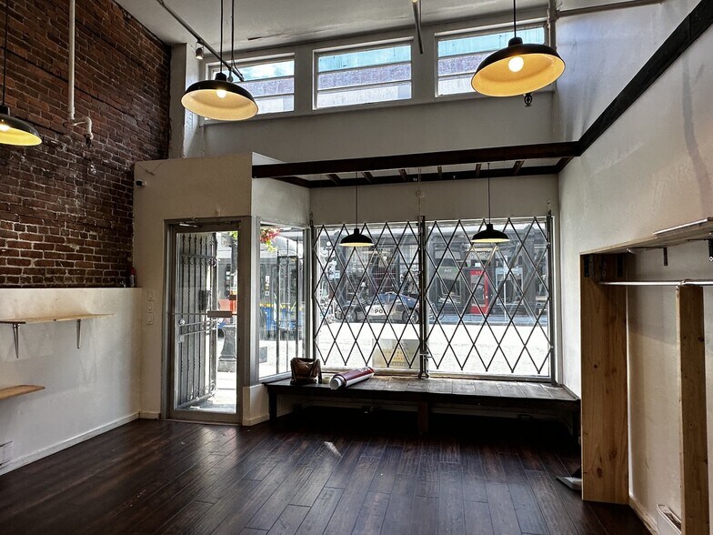 More Photos Of 326-330 W Cordova St, Vancouver Storefront Retail Office For Lease