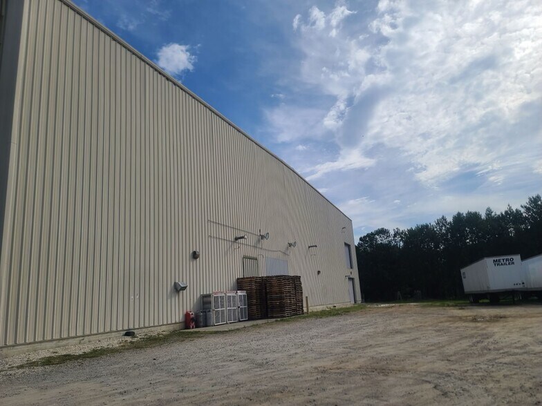 More Photos Of 741 Wellman Rd, Darlington Warehouse For Lease