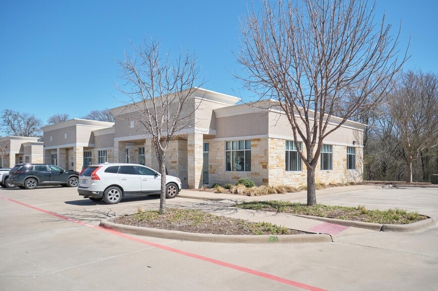 More Photos Of 3900 S Stonebridge Dr, McKinney Office Residential For Lease