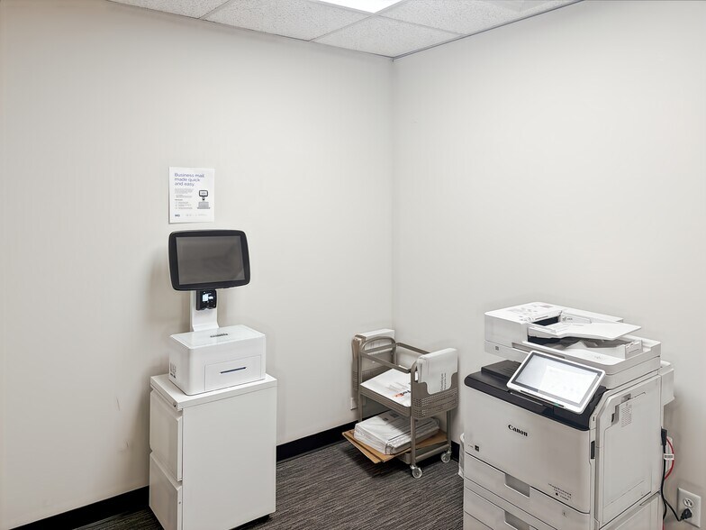 More Photos Of 15620-15648 Manchester Rd, Ellisville Coworking Space