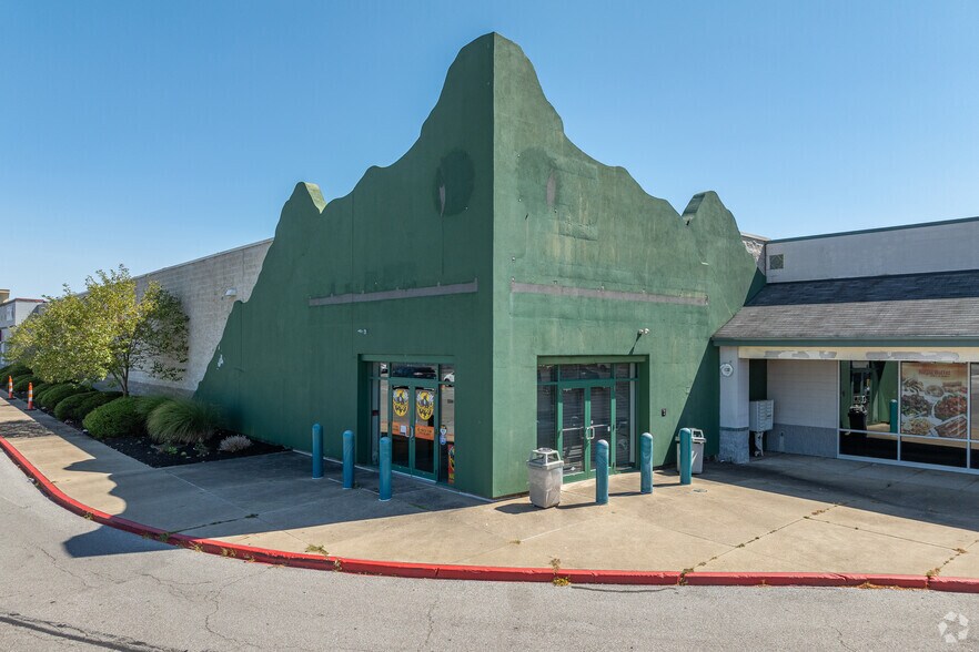 More Photos Of 5244 Cobblestone Rd, Sheffield Village General Retail For Sale