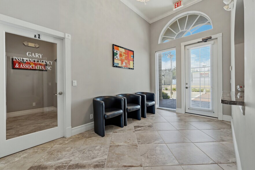 More Photos Of 3193 SE Dixie Hwy, Stuart Office For Sale