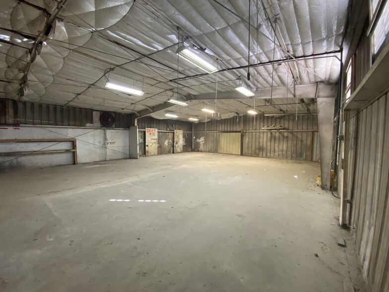 More Photos Of 602 S Loop 4, Buda Warehouse For Lease
