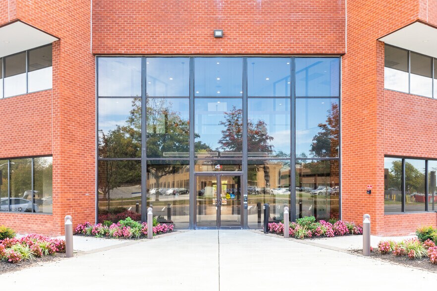 More Photos Of 4 Taft Ct, Rockville Medical For Sale