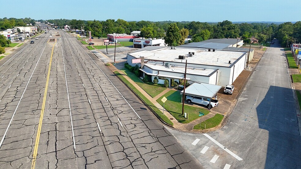 Primary Photo Of 1905 W Gentry Pky, Tyler Warehouse For Lease