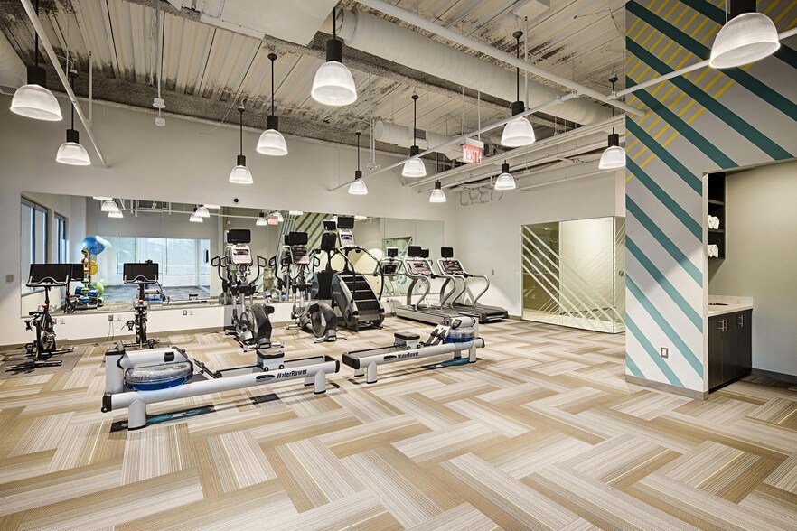 More Photos Of 2245 Monroe St, Herndon Office For Lease