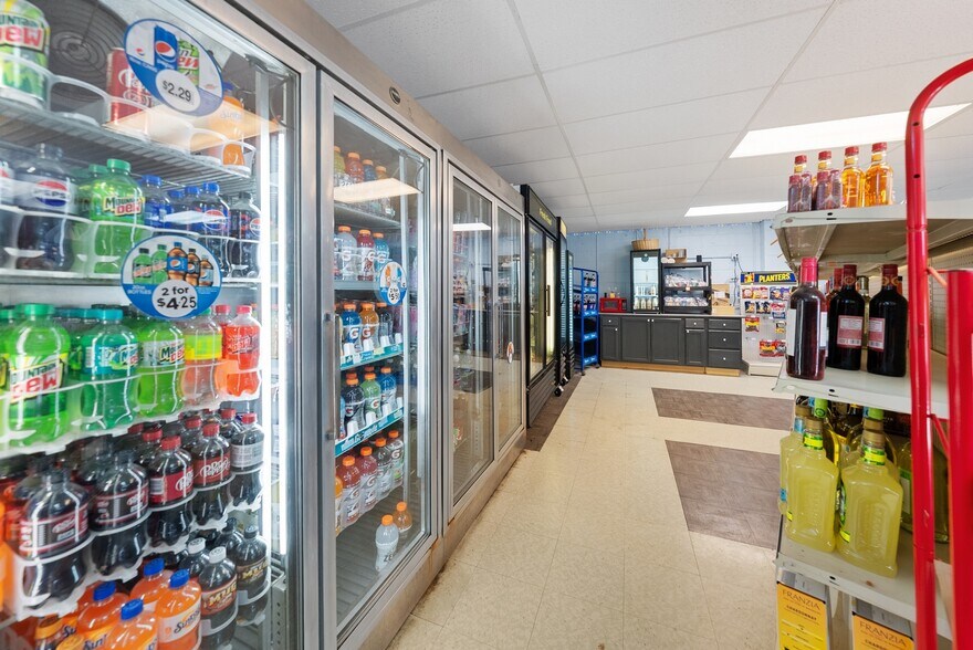 More Photos Of 7697 E Harbor Rd, Lakeside Marblehead Convenience Store For Sale