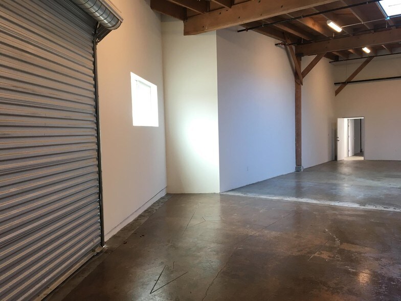 More Photos Of 3751 E Olympic Blvd, Los Angeles Office For Lease