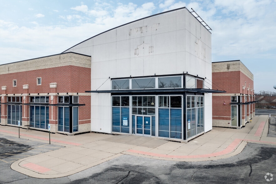 More Photos Of 2015 N Rand Rd, Palatine Auto Dealership For Sale