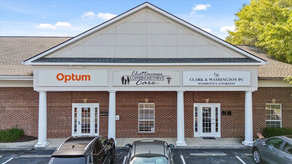 More Photos Of 7446 Shallowford Rd, Chattanooga Medical For Lease