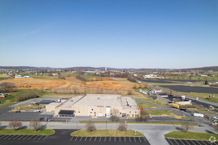 More Photos Of 501 Alexander Dr, Ephrata Warehouse For Lease