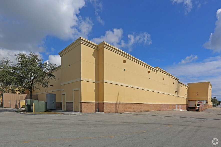 More Photos Of 4622-4640 Hypoluxo Rd, Lake Worth General Retail For Lease