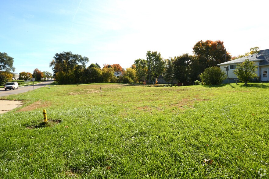 Primary Photo Of 805 S Michigan Ave, Howell Land For Sale