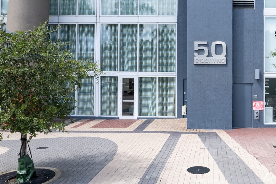 More Photos Of 50 Biscayne Blvd, Miami Apartments For Lease