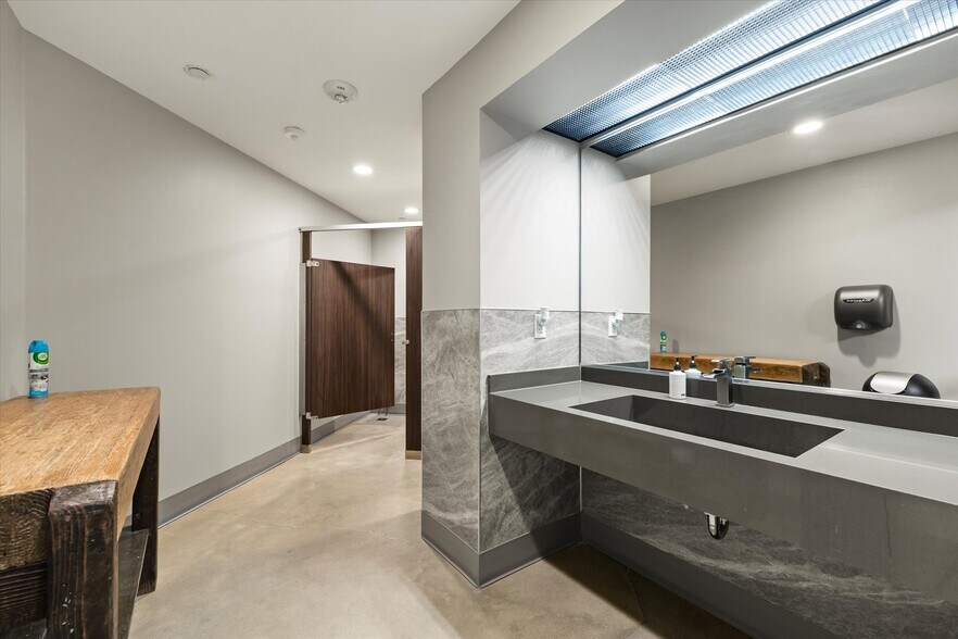 More Photos Of 1112 W Main St, Boise Apartments For Lease