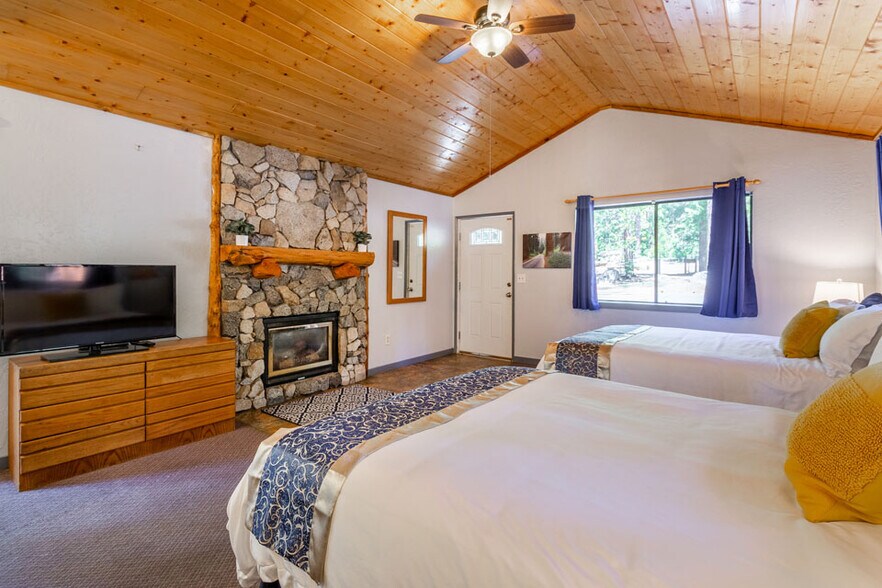 More Photos Of 500 Dodge Ridge Rd, Pinecrest Hotel For Sale