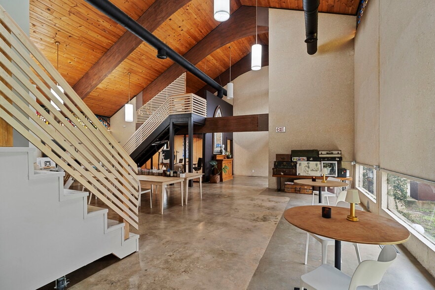 More Photos Of 4720 Avenue O 1/2, Galveston Showroom For Sale
