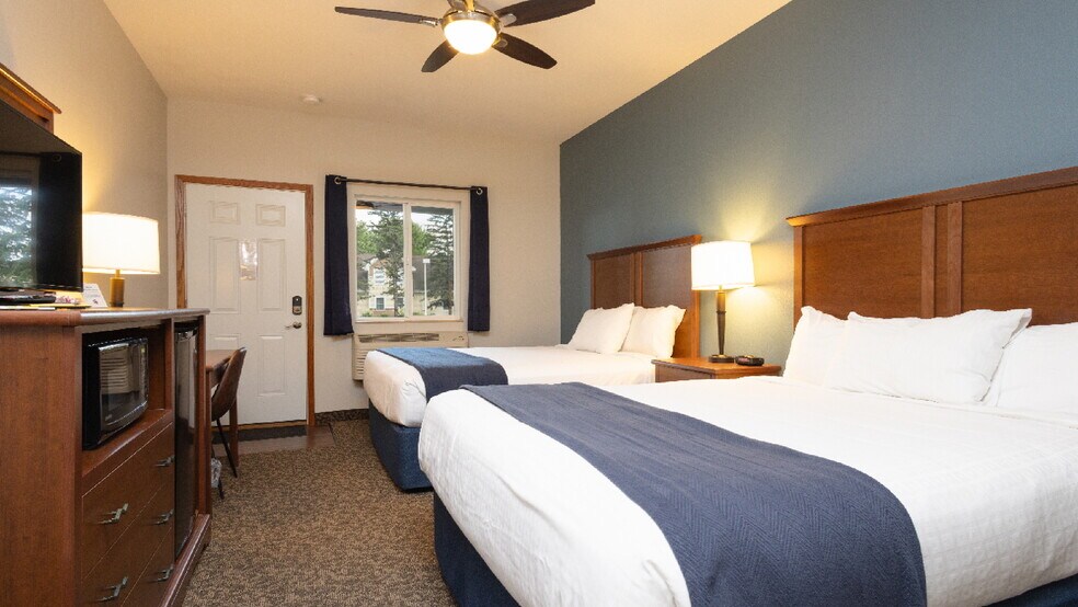 More Photos Of 102 Glenhaven Dr, Battle Lake Hospitality For Sale