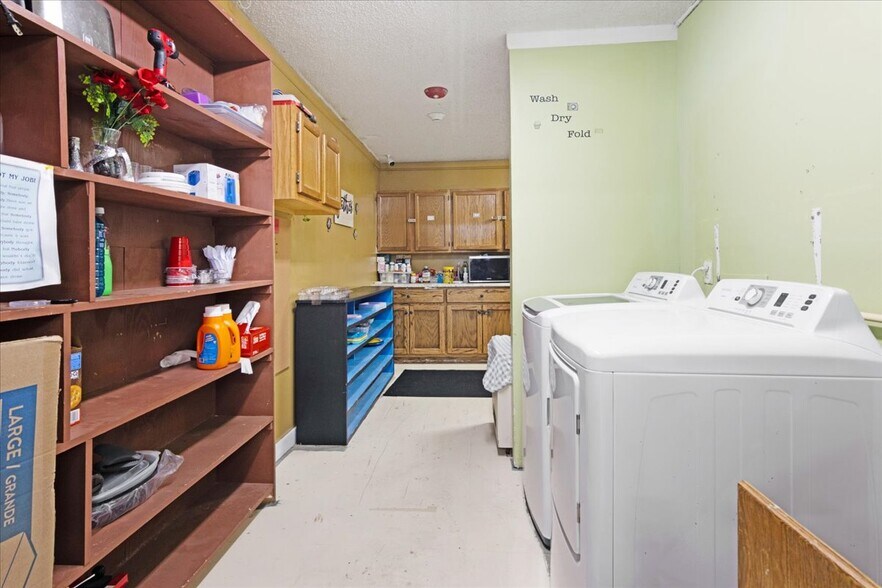 More Photos Of 1201 W Nelson St, Denison Daycare Center For Sale