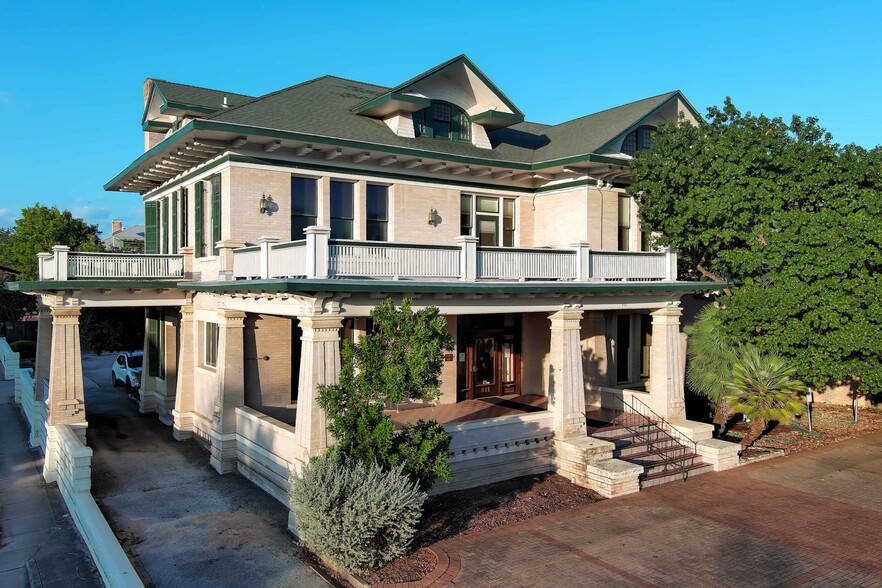 More Photos Of 511 W French Pl, San Antonio Office Residential For Sale