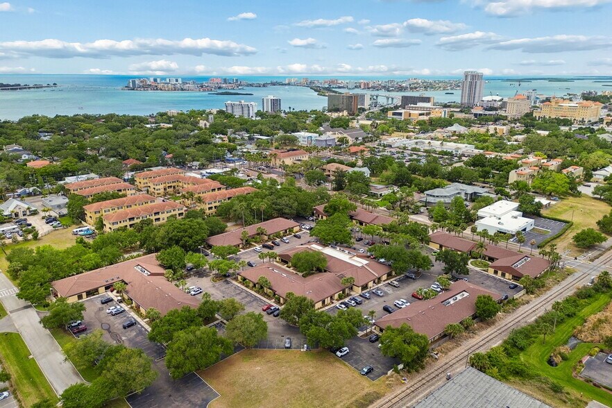 More Photos Of 611 Druid Rd E, Clearwater Medical For Sale