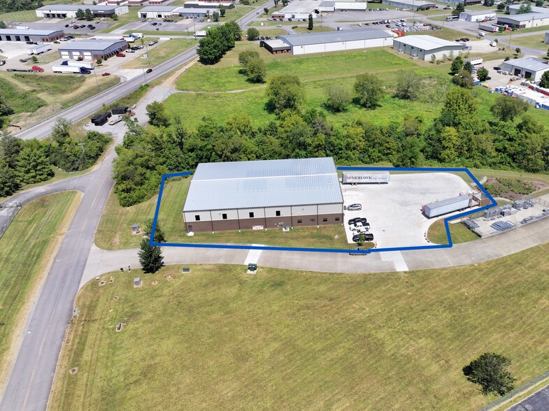 Primary Photo Of 703 Runway Ct, Gallatin Warehouse For Lease