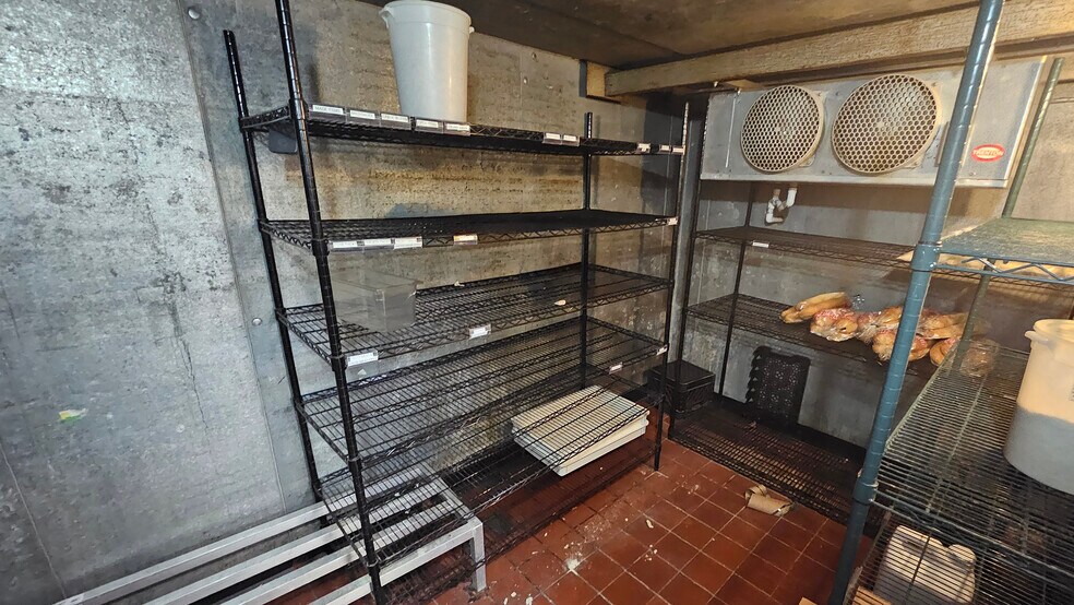 More Photos Of 1523 Madison Ave, Huntington Fast Food For Sale