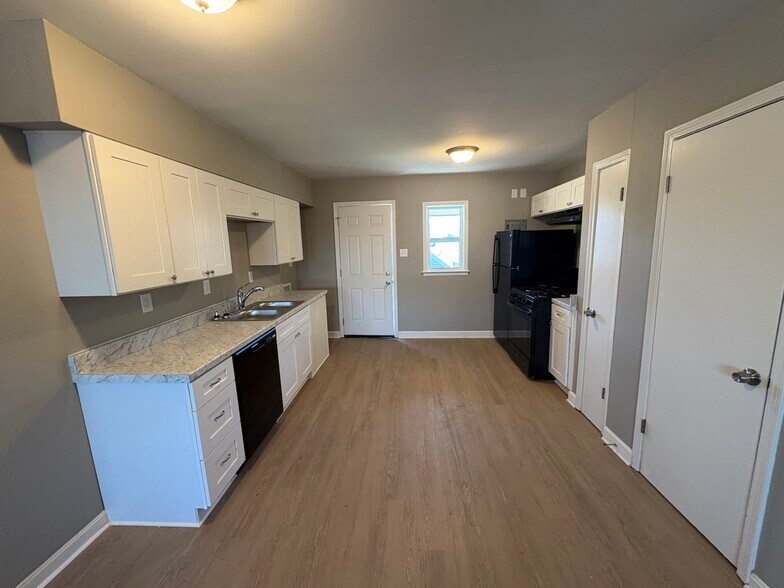 More Photos Of 4015 Summer Ave, Memphis Apartments For Sale