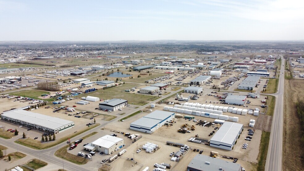 More Photos Of 14 Burnt Valley Ave, Red Deer County Service For Lease