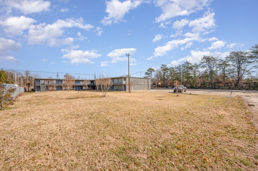 More Photos Of 325 US Highway 70 SW, Hickory Hotel For Sale