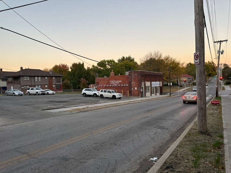 More Photos Of 1422 E 55th St, Kansas City General Retail For Sale