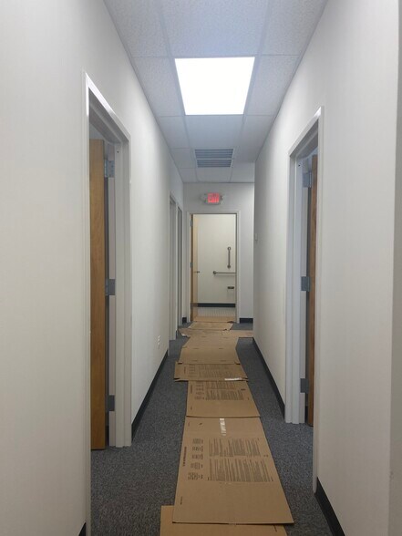 More Photos Of 1320 Lincoln Ave, Holbrook Warehouse For Lease