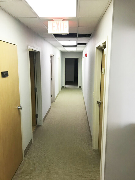 More Photos Of 2815 Pennsylvania Ave, Lansing Medical For Sale