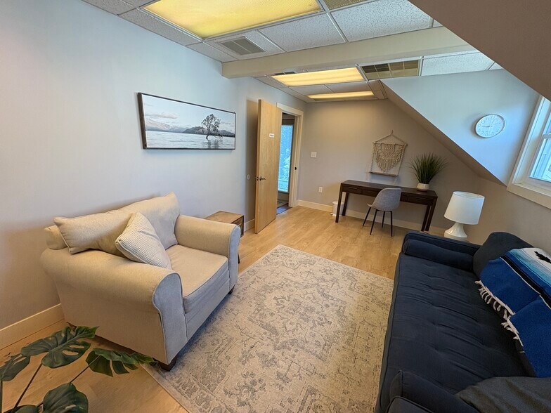 More Photos Of 535 Ocean Ave, Portland Medical For Sale