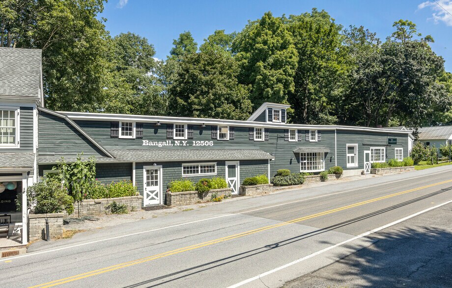 More Photos Of 97-103 Hunns Lake Rd, Stanfordville General Retail For Lease