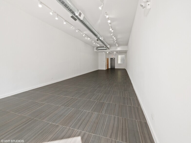 More Photos Of 2901-2911 N Clark St, Chicago Storefront Retail Residential For Lease