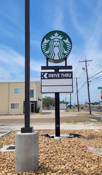 More Photos Of 2302 Highway 35 N, Rockport Fast Food For Lease