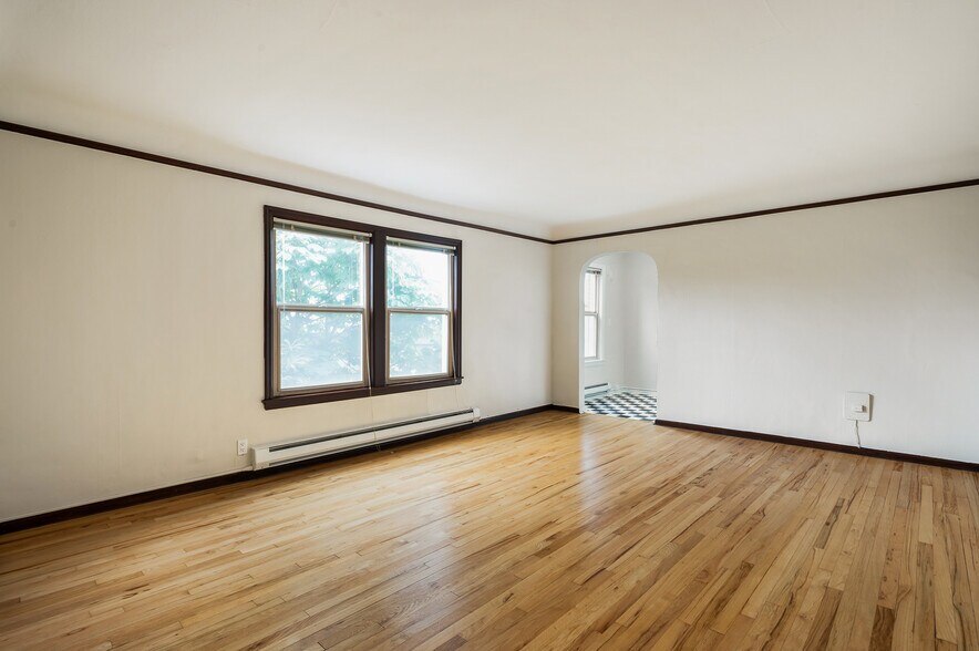 More Photos Of , Seattle Multifamily For Sale