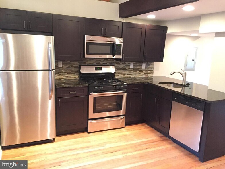 More Photos Of 747 S 2nd St, Philadelphia Apartments For Sale