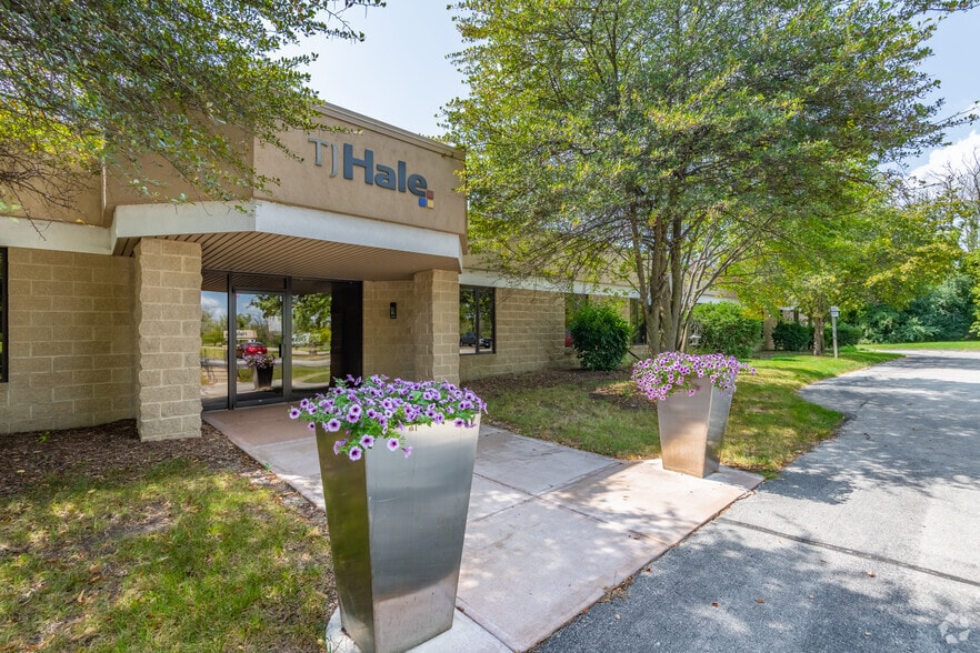 More Photos Of W139N9499 State Highway 145, Menomonee Falls Manufacturing For Sale