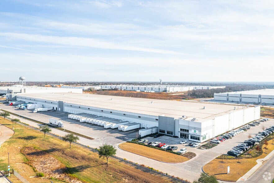 More Photos Of 3130 N Longhorn Dr, Lancaster Distribution For Lease