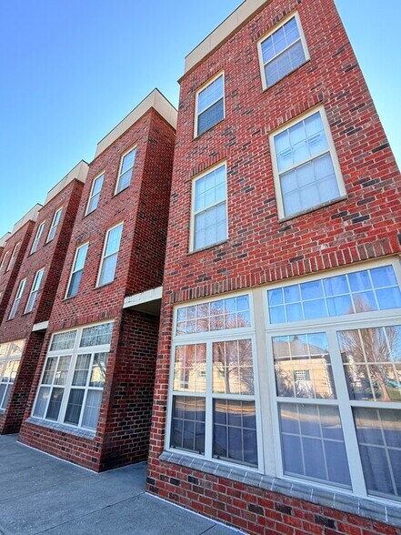 More Photos Of 342 S Washington St, Bloomington Apartments For Sale