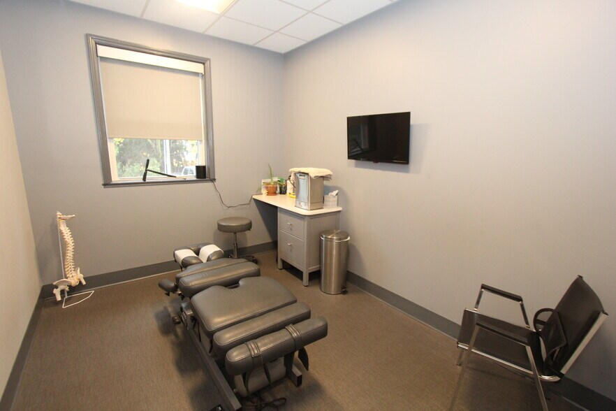 More Photos Of 1225 Atlantic Ave, Rochester Office For Lease