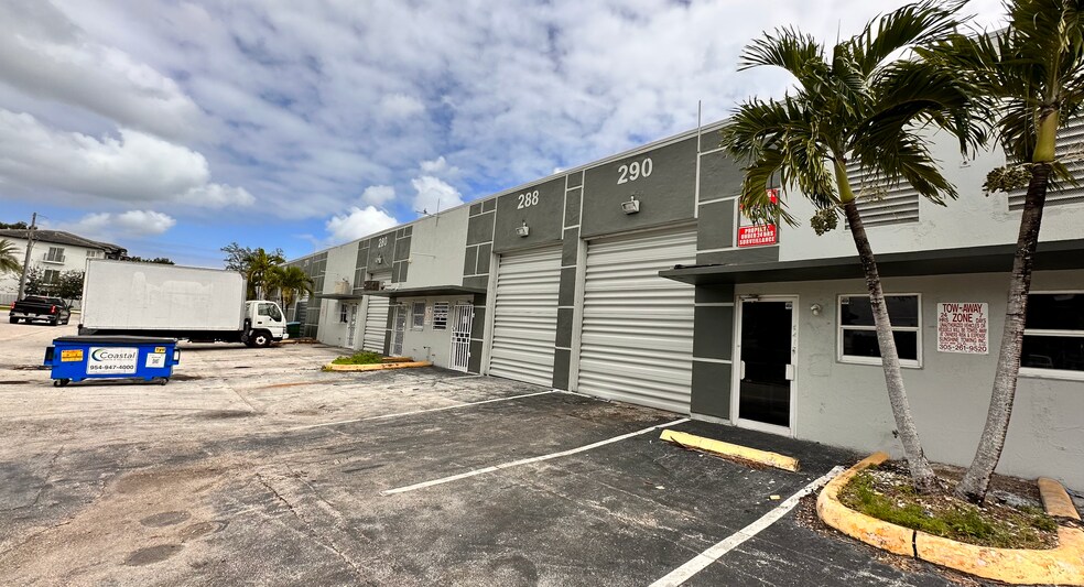 More Photos Of 270 W 79th Pl, Hialeah Warehouse For Lease