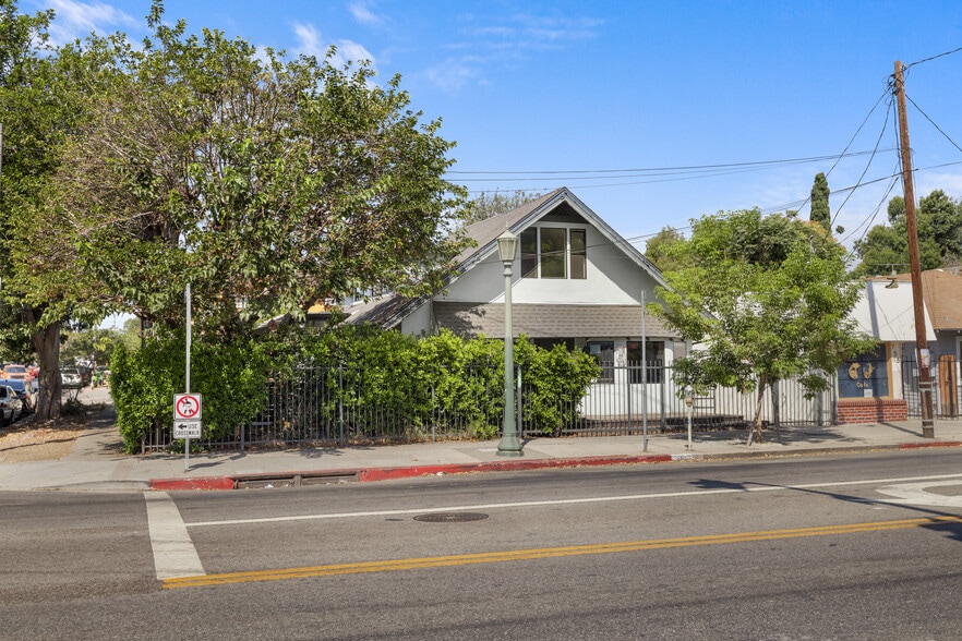 More Photos Of 751 N Virgil Ave, Los Angeles Restaurant For Lease