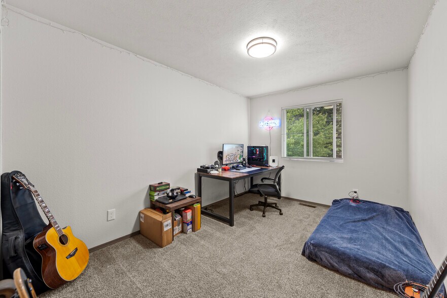 More Photos Of 419 E E St, Deer Park Multifamily For Sale