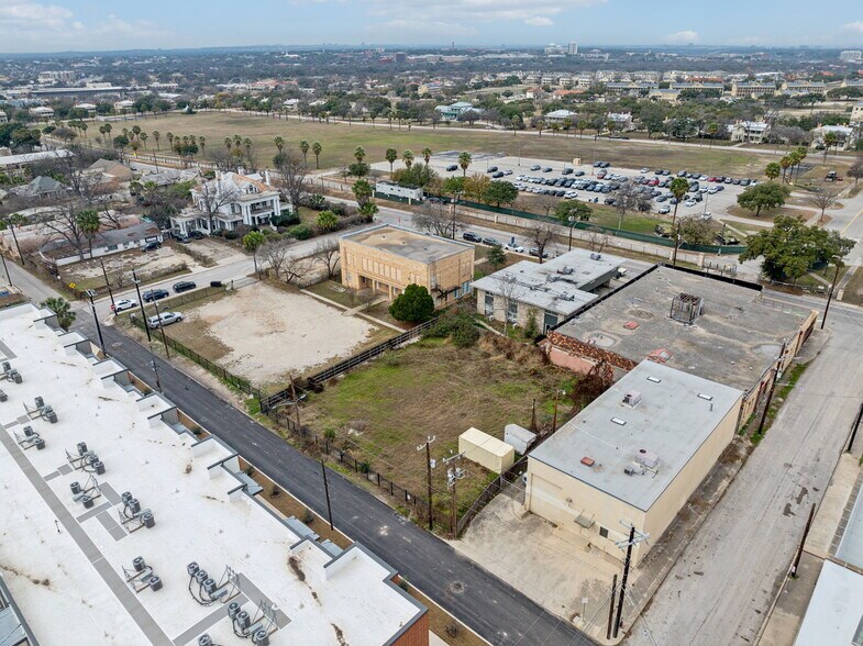 More Photos Of 815 Quitman St, San Antonio Land For Sale