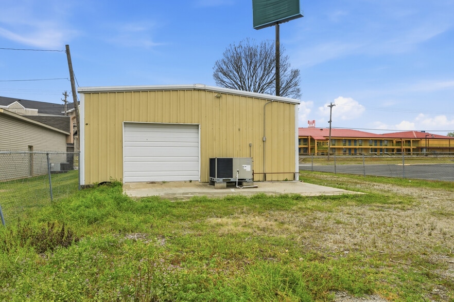 More Photos Of 708 Museum Rd, Conway Light Distribution For Lease