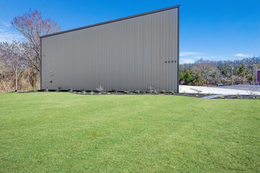 More Photos Of 4000 Texoma Pkwy, Denison Light Distribution For Sale