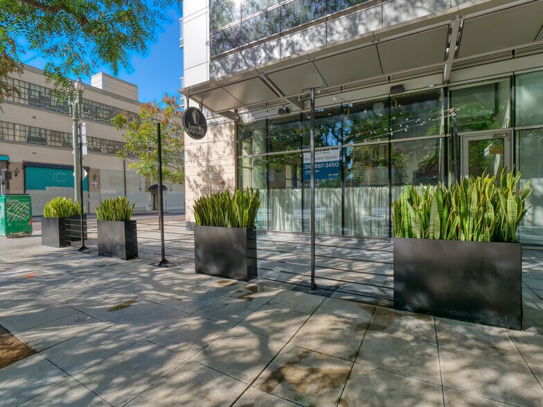 More Photos Of 1155 S Grand Ave, Los Angeles Apartments For Lease